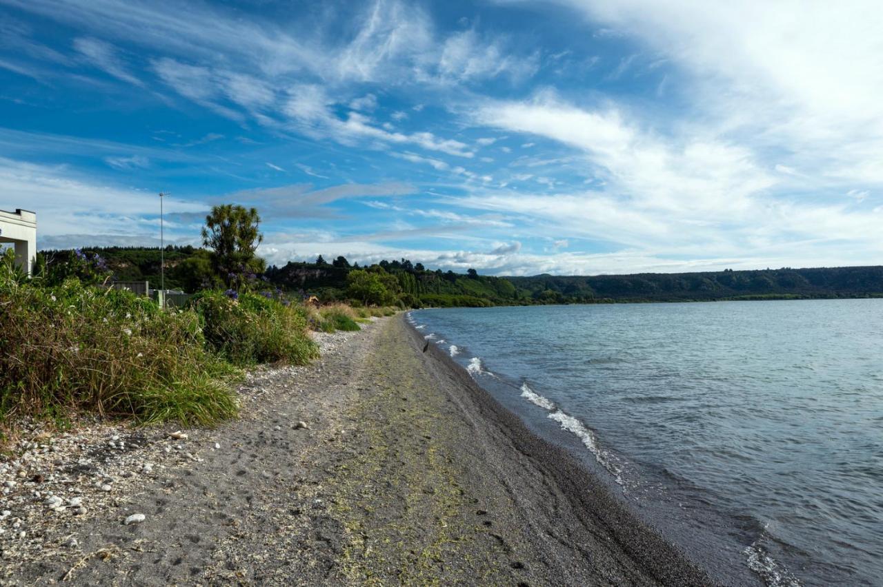 Waitahanui Lake House - Lake Taupo Holiday Home Dış mekan fotoğraf